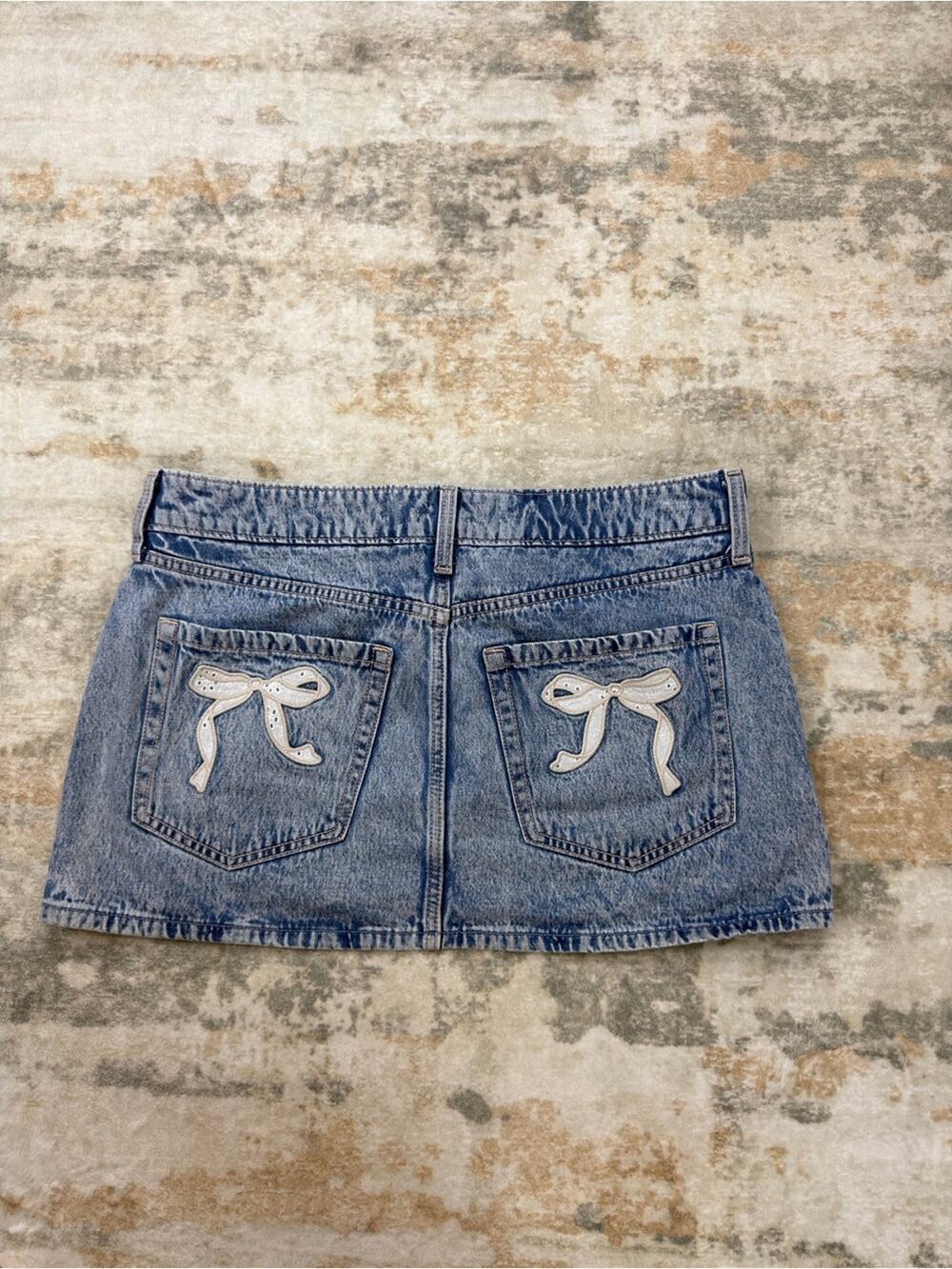 Hollister Co. Low-Rise Bow Applique Denim Mini Skort Skirt size 10 W30